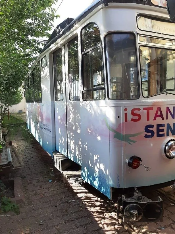 chpli-imamoglu-nostaljik-kadikoy-moda-tramvayinda-reklam-ugruna-tarihi-hice-saydi-1594145482555.jpeg CHP'li İmamoğlu nostaljik Kadıköy-Moda tramvayında reklam uğruna tarihi hiçe saydı!-2