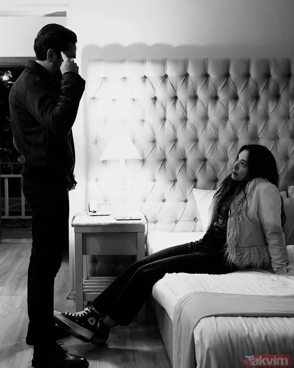 Neslihan Atagül ile eşi Kadir Doğulu’dan yatak odası pozu! 8 yılı devirdiler! Baş başa en özel anlarını yayınladı! - 8