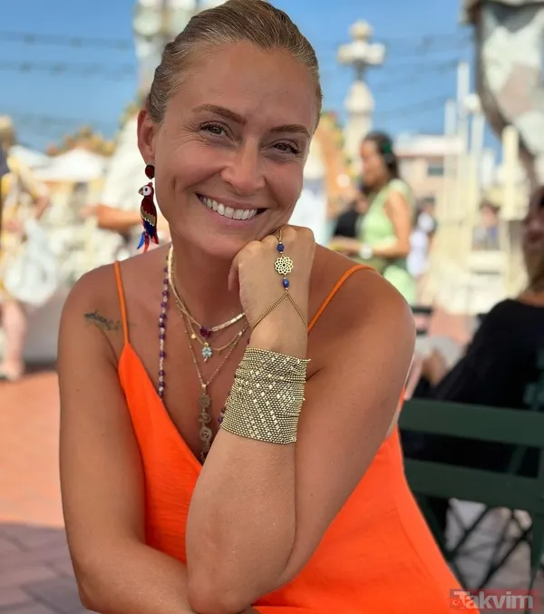 8 yıllık evliliği biten Ceyda Düvenci incecik kaldı! Son halini gören inanamadı! Kırmızı minisiyle baştan aşağı paylaştı! Sırrı ortaya çıktı - 20