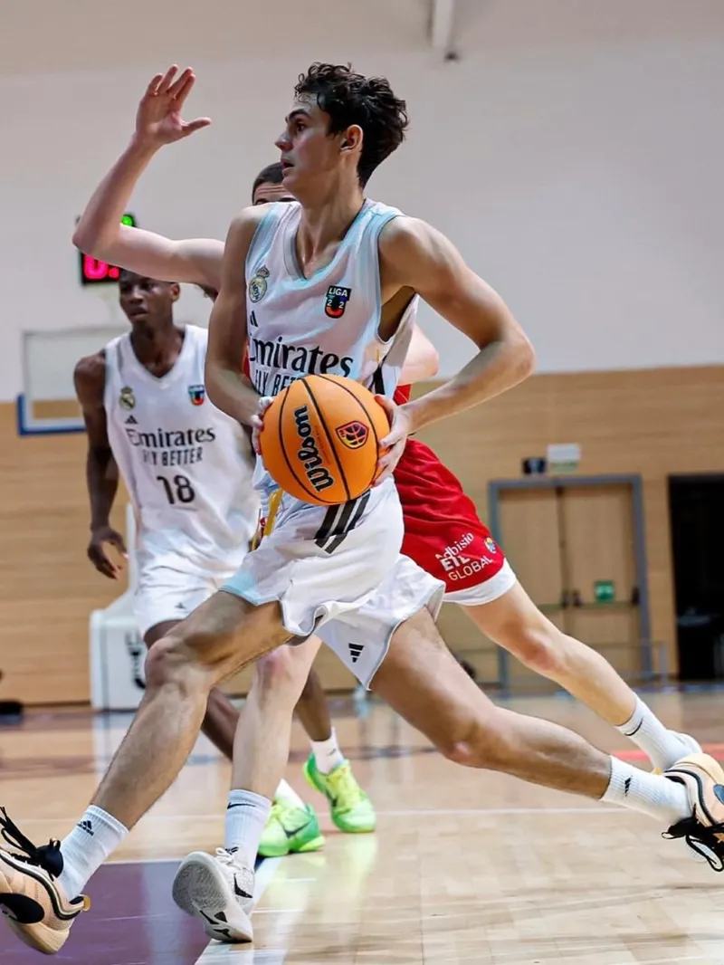 demet-senerden-oglu-omer-kutluayin-dogum-gunune-ozel-paylasim-1774593727009.jpg Zaman makinesine bindi! Demet Şener arşiv karıştırdı: Bebeklikten dev adamlığa...-4