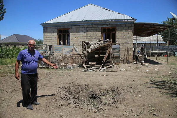 ermenistan-ordusu-azerbaycanli-sivilleri-vurmaya-basladi-1594818889517.jpg Ermenistan ordusu Azerbaycanlı sivilleri vurmaya başladı: Tüm dünya bunların namertliğini biliyor-6