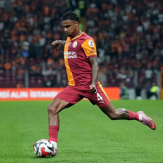 Galatasaray’da Ismail Jakobs’a milli davet!