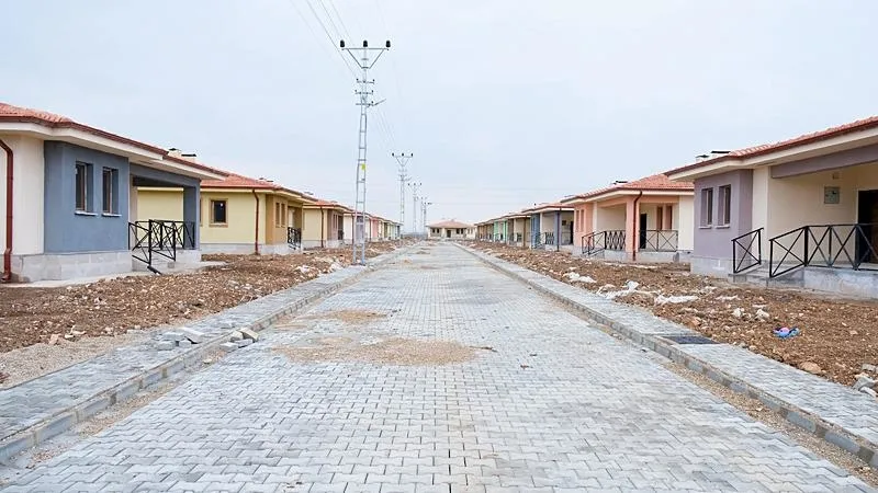 Türkiye'nin ilk kırsal uydu kenti deprem bölgesinde inşa edildi (AA)