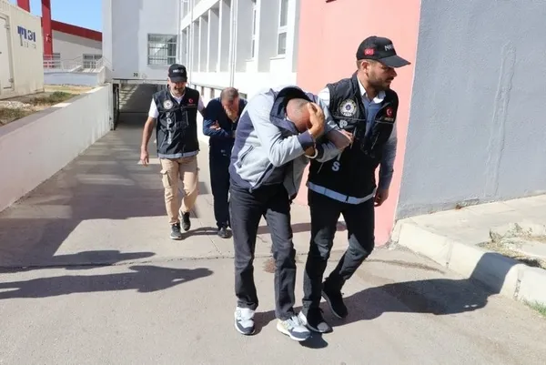 adanada-uyusturucu-operasyonu-chpli-ibbnin-cenaze-aracindan-kilolarca-uyusturucu-cikti-iste-ilk-ifadeleri-100-1665410204567.jpg CHP'li İBB'nin cenaze aracıyla uyuşturucu kaçakçılığı: Ekrem İmamoğlu "inkar" etti ihale şartnamesi ortaya çıktı! Şüpheliler tutuklandı-13