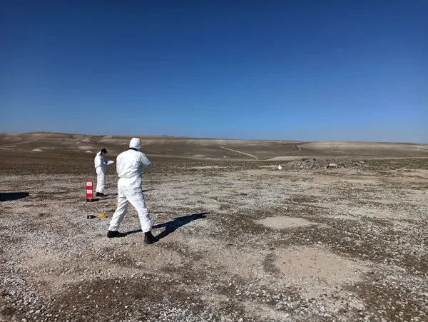 esiyle-iliskisi-oldugunu-iddia-ettigi-adami-oldurdu-uzerini-molozla-kapatti-1615277216896.jpg Eşiyle ilişkisi olduğunu iddia ettiği adamı öldürdü! Üzerini molozla kapattı-9