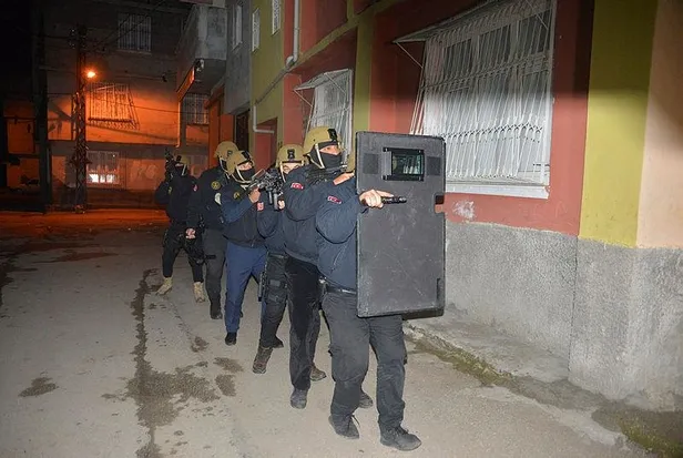 SON DAKİKA: İstanbul'da PKK/KCK operasyonu: HDP'li iki ilçe başkanı gözaltında-2