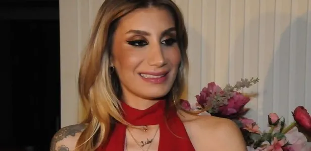 İrem Derici yoğun bakımda-4