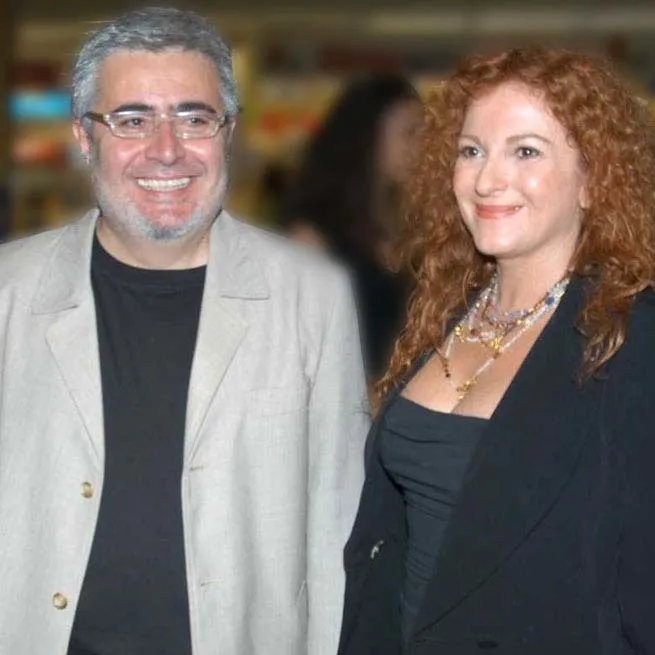 Kağıt üzerinde hala evliler! Uğur Yücel'in 42 yıllık eşi bakın hangi oyuncu çıktı! - 20