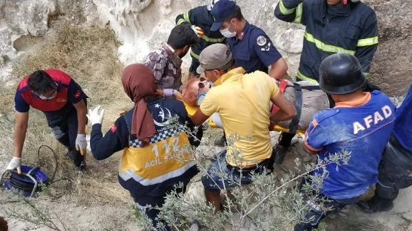 Fotoğraf merakı ABD'li turistin sonu oluyordu! Düştüğü kayalıklar arasında sıkıştı-2