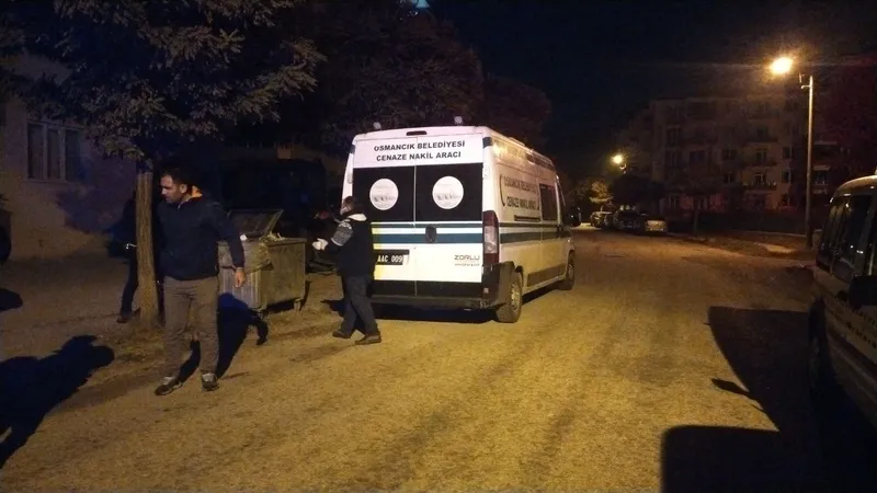 Tiner ve jel ile evi yakmış (İHA)