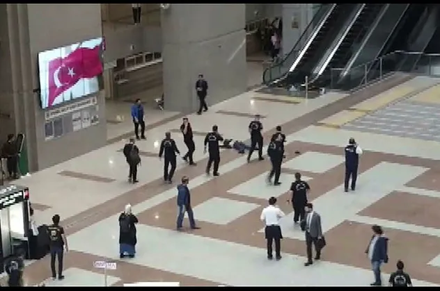İstanbul Adalet Sarayında intihar şoku