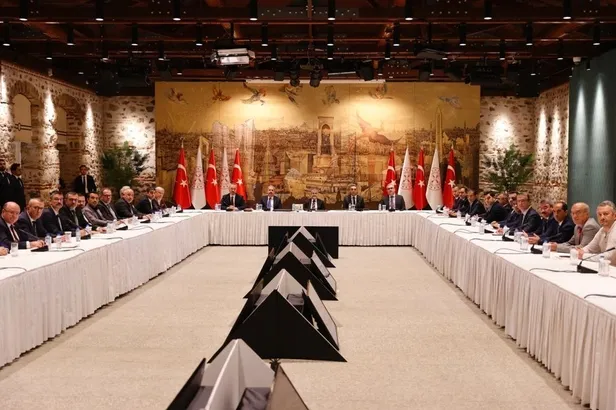 Bakan Nebati 30 sektör temsilcisiyle enflasyon zirvesinde bir araya geldi-5
