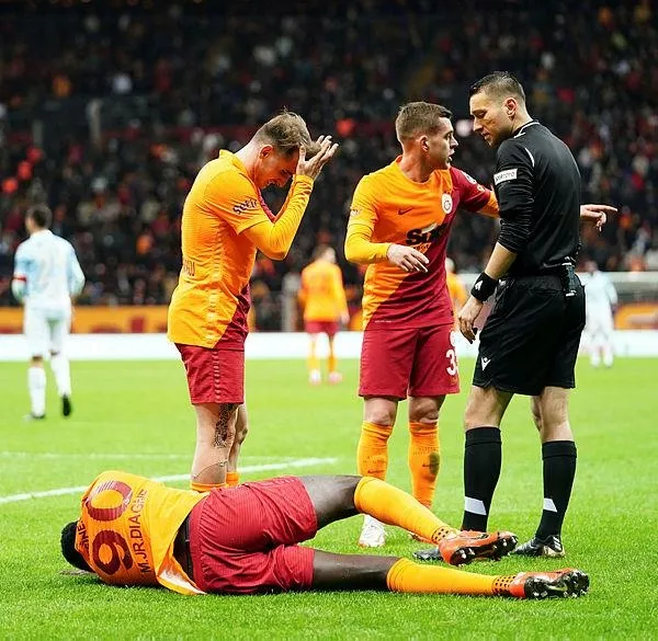 diagnenin-sok-sakatligi-galatasarayi-forvet-krizine-soktu-1640045638262.jpeg Diagne'nin şok sakatlığı Galatasaray'ı forvet krizine soktu-3