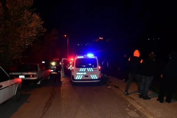 SON DAKİKA: İzmir'de dur ihtarına uymayan 14 yaşındaki sürücü otomobil ile dereye uçtu-5