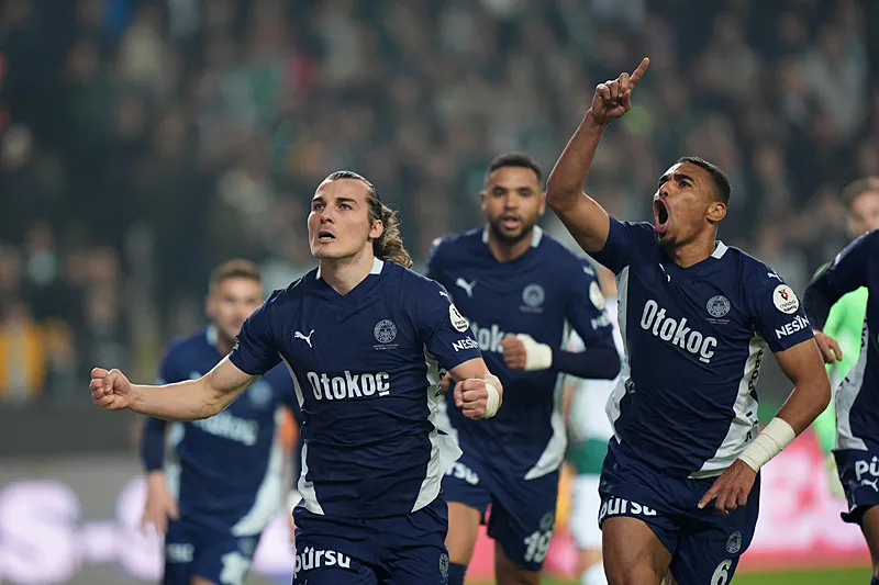 Jose Mourinho biletini kesti! Fenerbahçe'de yeni transfer yolcu - 1