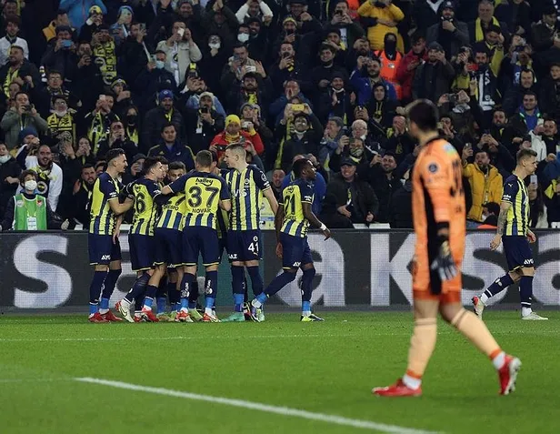 ali-koc-istifa-sesleri-fenerbahce-2-2-besiktas-mac-sonucu-1639937670370.jpeg