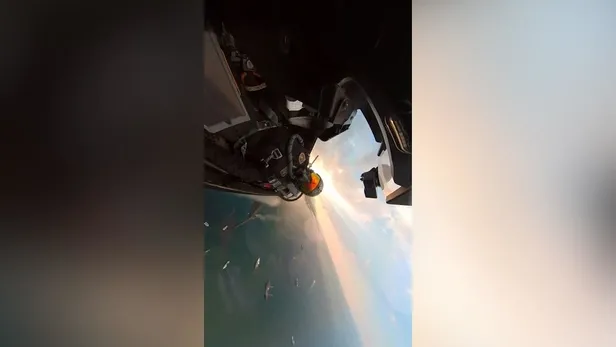 msbden-nefes-kesen-soloturk-paylasimi-selam-olsun-besparmak-daglarindaki-ay-yildiza-1670165929013.jpeg MSB'den nefes kesen SOLOTÜRK paylaşımı: Selam olsun Beşparmak Dağları’ndaki ay yıldıza-2