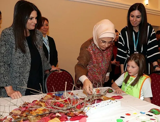 Emine Erdoğan AK Partili kadınlarla bir araya geldi-2