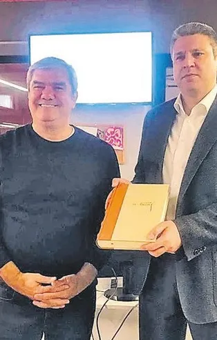 Yılmaz Özdil'den özel satış!