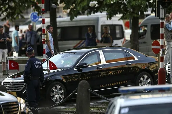Brüksel'de Erdoğan'a sevgi gösterisi-5