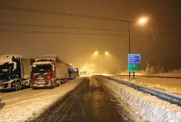 Düzce-Bolu geçişinde 17 kilometrelik araç kuyruğu