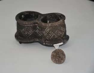 İzmir Bornova’daki Yassıtepe Höyüğü’nde 5 bin yıllık mühür ve 2 bölmeli takı kutusu bulundu