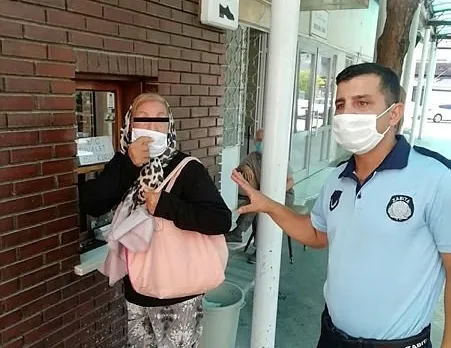 İzmir’de dilencinin üzerinden çıkanlar şoke etti