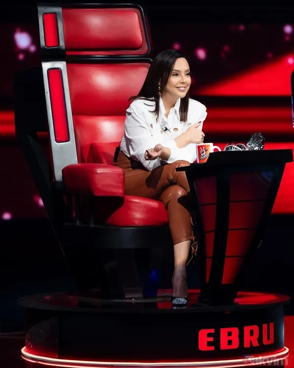 Ebru Gündeş - Yaşar İpek aşkı fena ifşalandı Sisi tanık olarak konuştu: "Silahlı adamlarla geldi Yaşar İpek'le Ebru Gündeş'in mesajlarını..." - 20