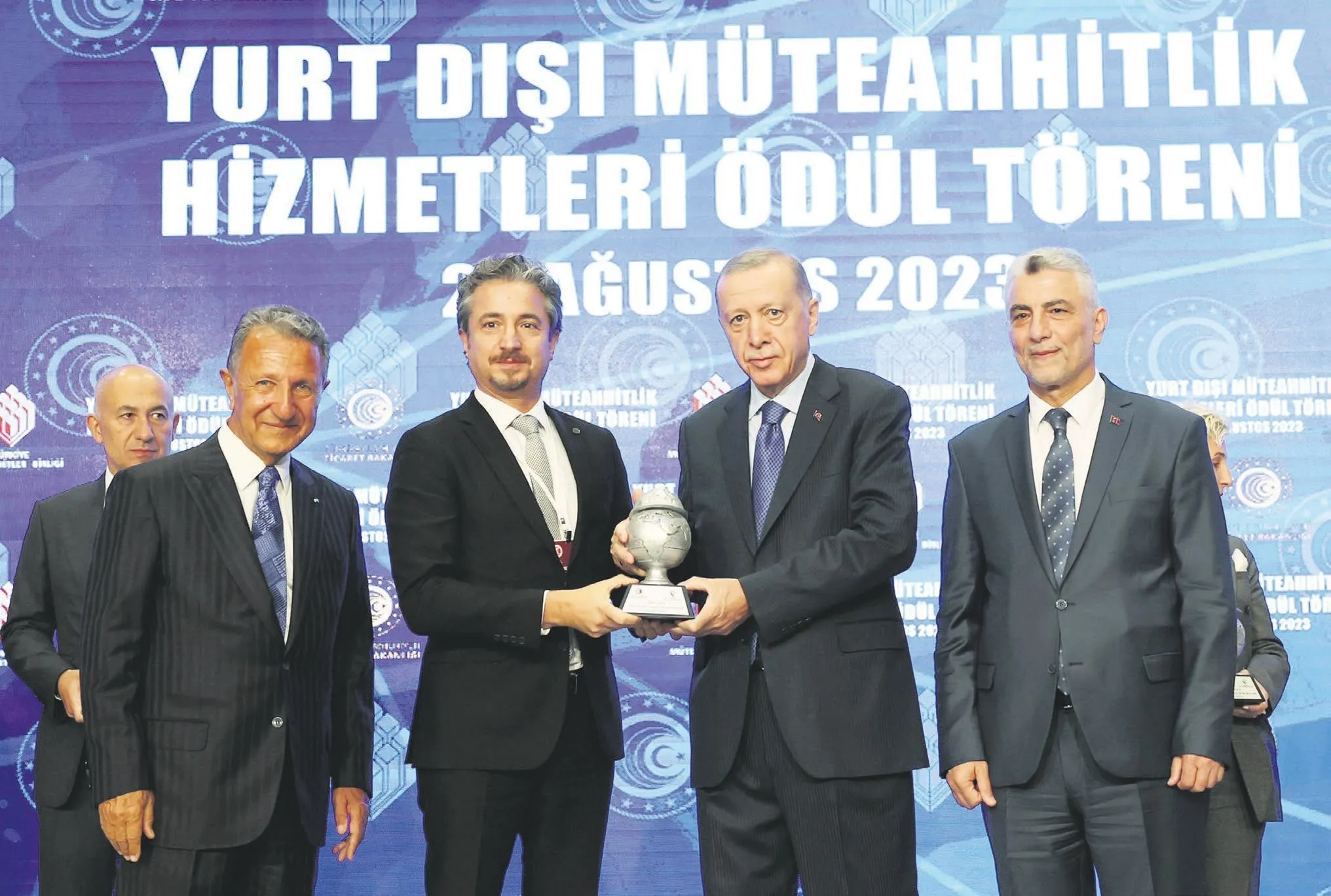 Tuzaklara rağmen devam ediyoruz