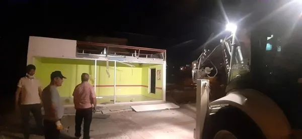 ibbnin-sozcusu-nadir-yilmaza-sok-kacak-yapisi-yikildi-1592402417903.jpg İBB'nin 'Sözcü'sü Nadir Yılmaz'a şok! Kaçak yapısı yıkıldı-3