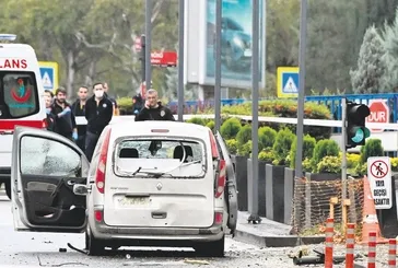 Hainlerin ellerinde patladı