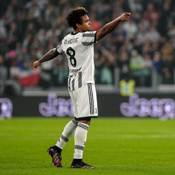 galatasaray-mckennie-icin-harekete-gecti-yildiz-isim-icin-kiralama-ve-satin-alma-secenekleri-masada-1686950650647.jpeg Galatasaray McKennie için harekete geçti! Yıldız isim için kiralama ve satın alma seçenekleri masada...-4