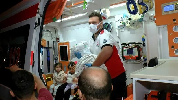 Son dakika: TEM Otoyolu'nda trafik kazası: 3'ü bebek ve çocuk 6 yaralı-1