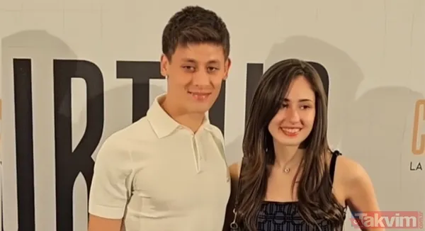 İspanya'da Kariyerine Devam Eden Arda Güler, Takım Arkadaşı Tarafından Kaydedilen Görüntülerde Telefon Ekranındaki Duru Nayman Fotoğrafıyla Dikkat Çekti. Sosyal...