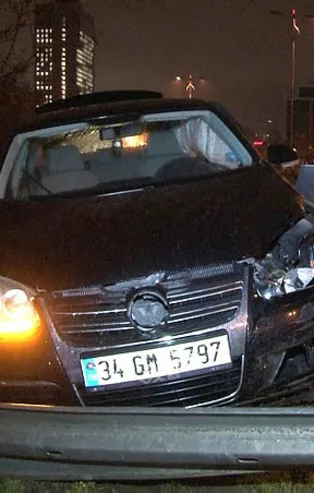TEM'de art arda iki kaza! Şarampole uçtu