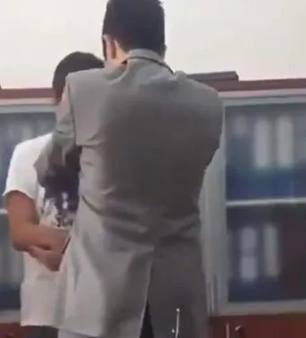 Öğrenciye şiddet uygulayan müdür yardımcısı açığa alındı, dava açıldı-2