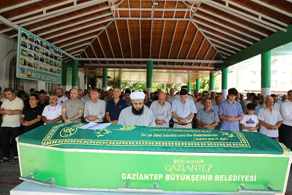 100den-fazla-filmde-oynamisti-yesilcamin-emektari-ahmet-cengiz-vefat-etti-1693041295649.jpg 100’den fazla filmde oynamıştı! Yeşilçam’ın emektarı Ahmet Cengiz vefat etti!-5