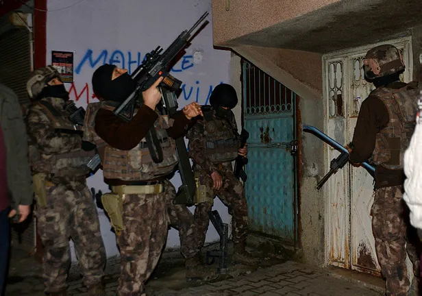 Adana'da sosyal medya teröristlerine operasyon-4