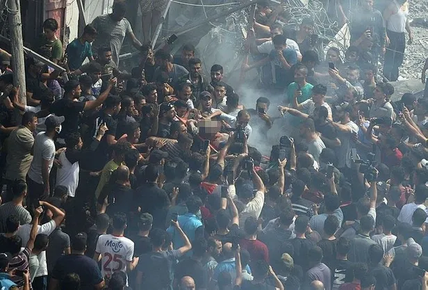 İşgalci İsrail Gazze'de camileri hedef aldı! 6 cami yıkıldı-7