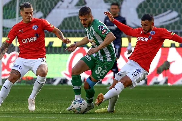 konyaspor-kasimpasa-macinda-puanlar-paylasildi-1667052034131.jpg