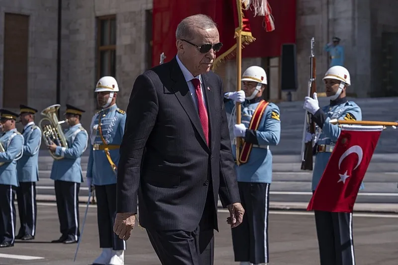 baskan-erdogandan-feto-uyarisi-firsat-kolluyorlar-mucadeleden-geri-adim-yok-1784122481646.jpeg Başkan Erdoğan’dan TBMM’de yeni FETÖ uyarısı: Tehlike hâlâ devam ediyor gardımızı düşürmeyeceğiz!-5