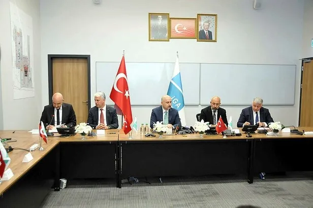 ulastirma-ve-altyapi-bakani-adil-karaismailoglu-istanbul-havalimaninin-onemine-dikkat-cekti-avrupa-kaos-yasark-1659963235804.jpeg Ulaştırma ve Altyapı Bakanı Adil Karaismailoğlu, İstanbul Havalimanı'nın önemine dikkat çekti! Avrupa kaos yaşarken...-2