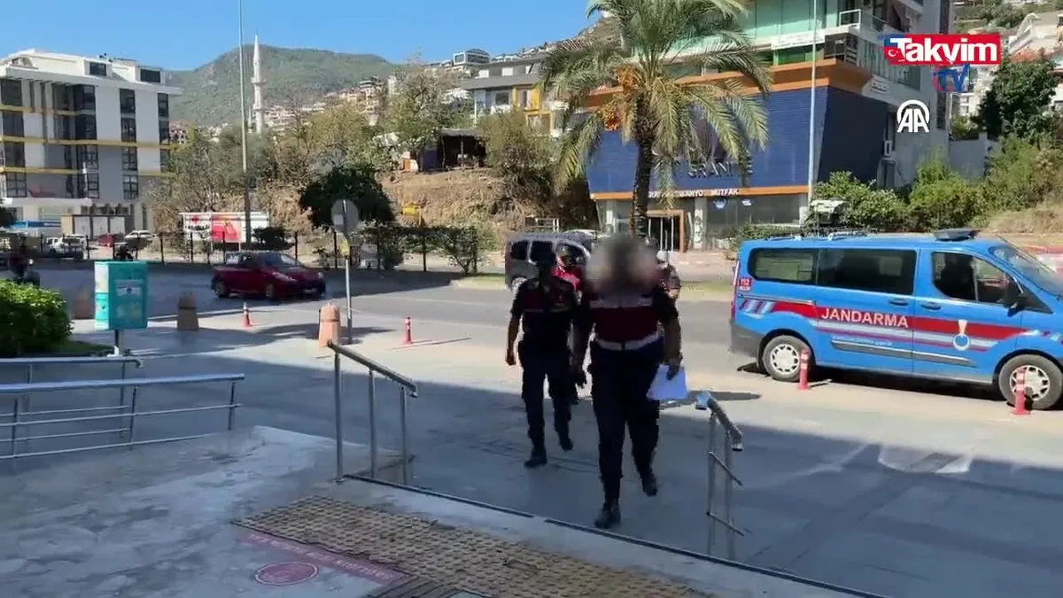 Oğlunu öldürdü eşini de yaraladı!