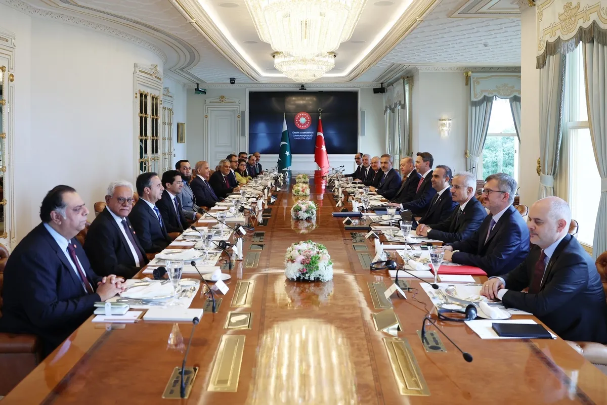 erdogandan-israile-sert-tepki-bolgemizi-kana-bogmasina-firsat-verilmemeli-1783176132050.jpeg Başkan Erdoğan’dan İsrail uyarısı: Bölgemizi kana boğmasına fırsat verilmemeli-7