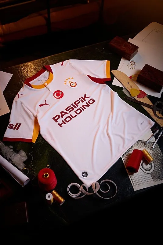 galatasaray-yeni-sezon-formalarini-tanitti-fiyati-cok-konusuldu-1783162587967.jpeg Galatasaray yeni sezon formalarını tanıttı! Fiyatı çok konuşuldu-3