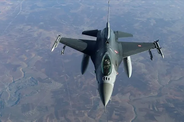 ABD'nin F-16 kararı Yunanistan'ı sarstı: "Başaramadık" manşetleriyle ağladılar
