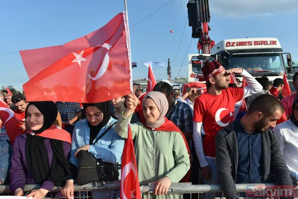 İstanbul'da vatandaşlar Atatürk Havalimanı'na akın etti! Alan doldu taştı - 39