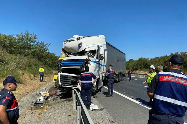 Son dakika: TEM'de feci kaza: 1 yaralı
