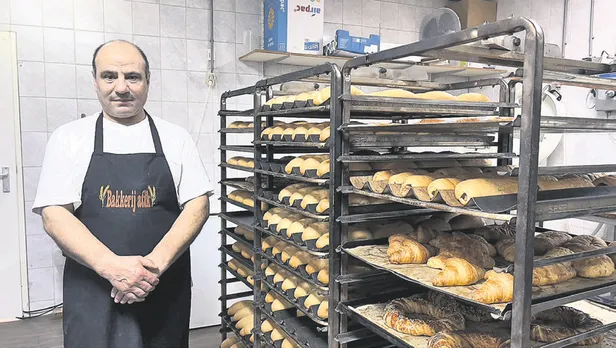 ekmek-kavgasi-elektrik-faturalari-hollandadaki-firincilari-zorluyor-boyle-giderse-cogu-isletme-batar-1667430792612.jpg Ekmek kavgası! Elektrik faturaları Hollanda'daki fırıncıları zorluyor: Böyle giderse çoğu işletme batar-2