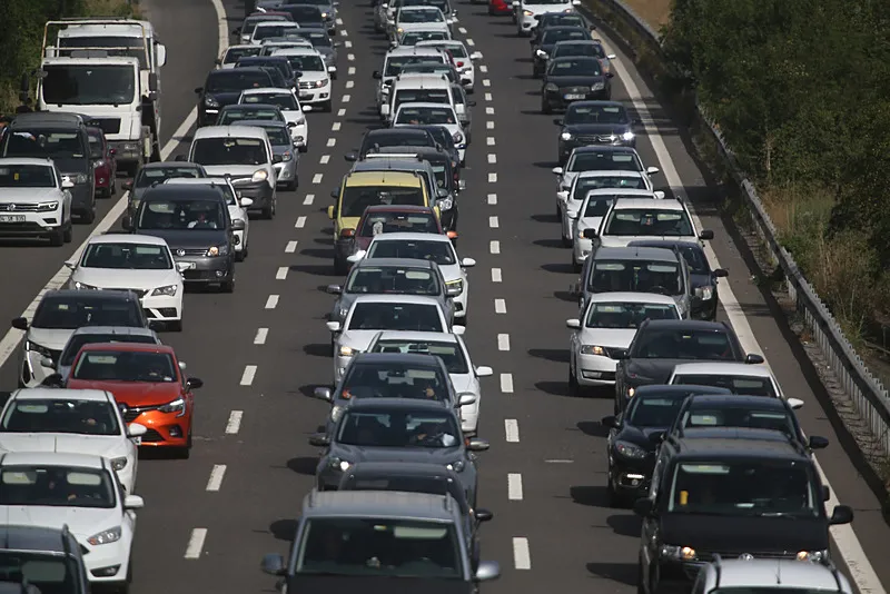 Akın akın gidiyorlar! Kurban Bayramı trafiği böyle görüntülendi | HARİTALI YOL DURUMU - 24